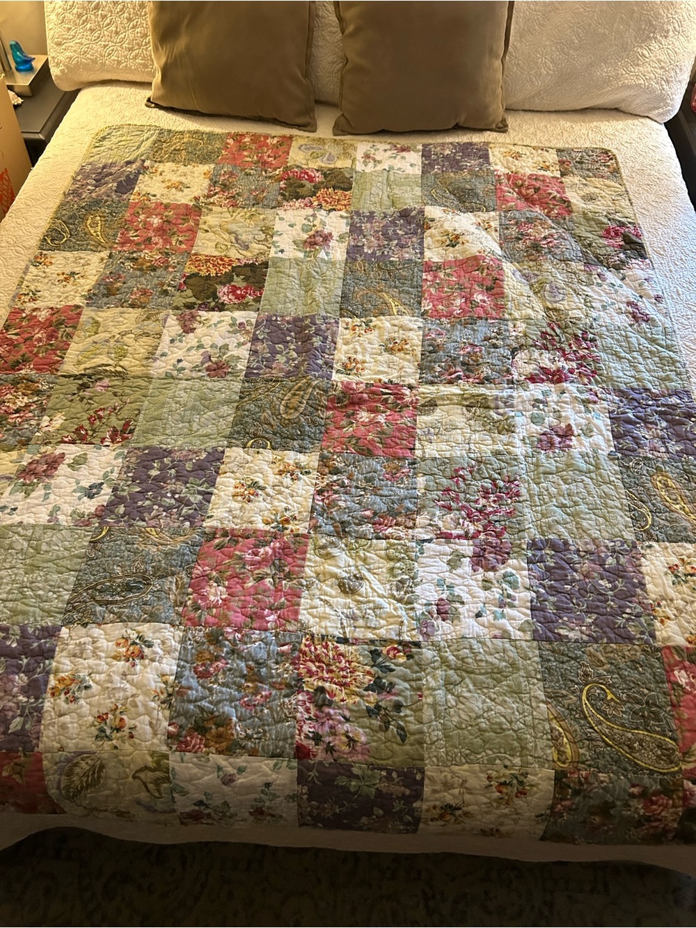 Floral Patchwork Quilt Throw- Multicolor
